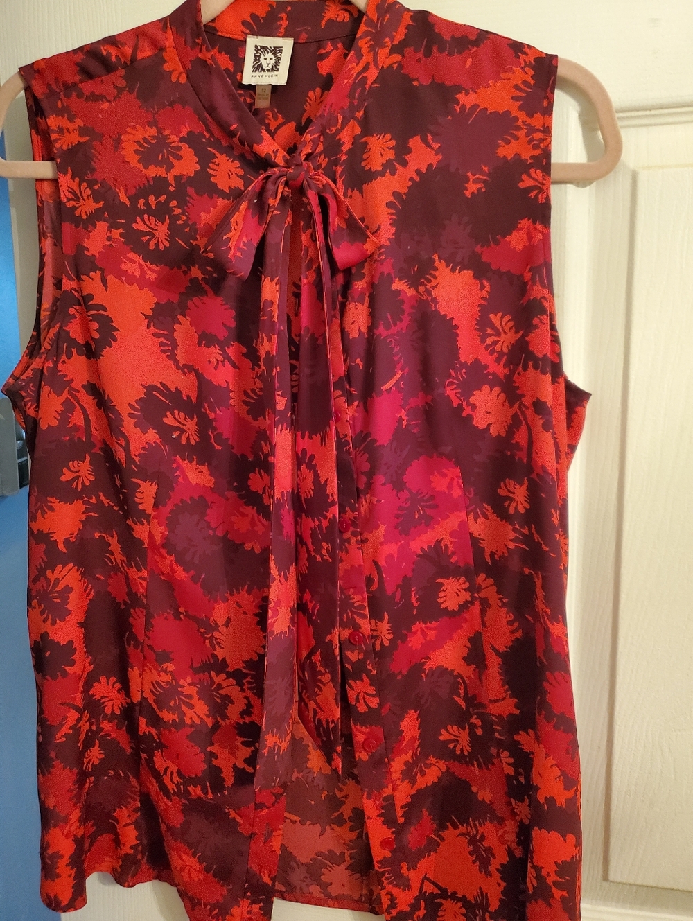 Anne Klein Sleeveless Tie-Neck Floral Blouse in Red and Black